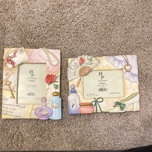 Two 3.5 x 5 picture frame